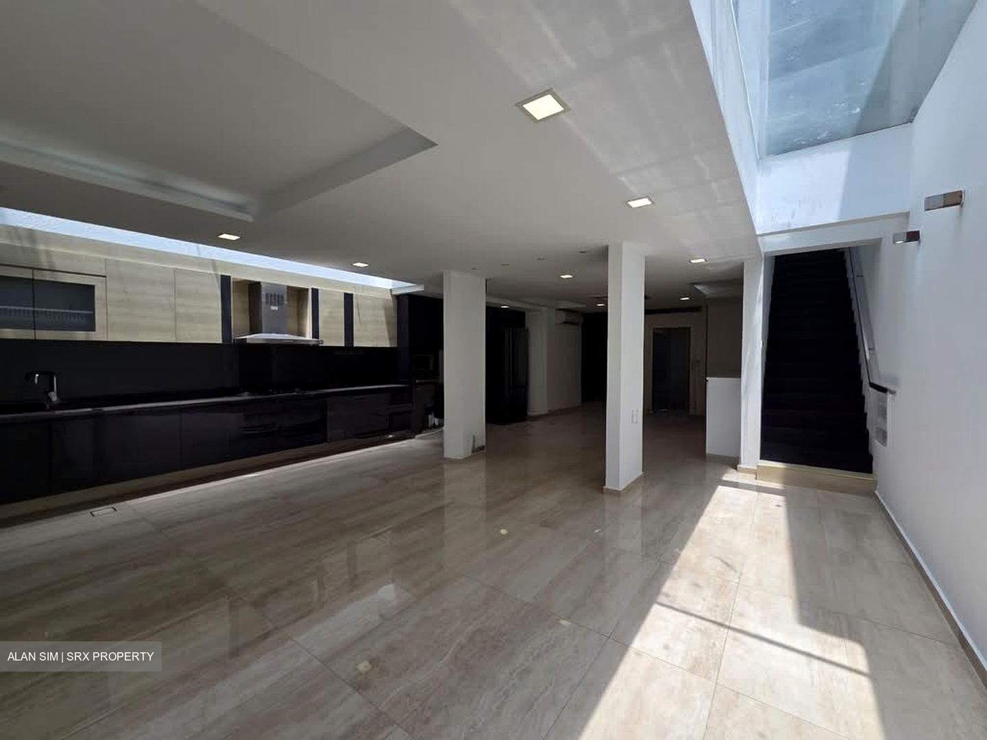 Jalan Elok (D9), Terrace #549588161